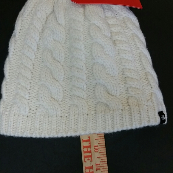 Women The North Face Fuzzy Cable Beanie White - Picture 7 of 7